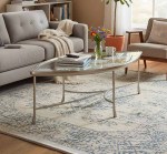 طاولة قهوة بسطح زجاجي