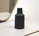 فازة سيراميك سوداء