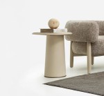 طاولة جانبية