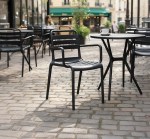 كرسي للحدائق والمقاهي