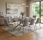 طاولة طعام مع كراسي